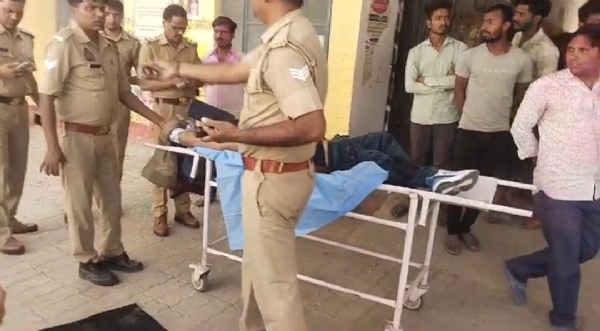 मौके पर पहुंची पुलिस कार्यवाही में जुटी