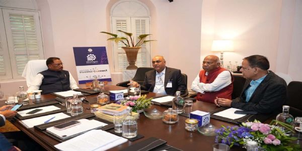 छत्तीसगढ़ः वस्त्र-उद्योगस्य केन्द्रत्वं प्राप्नुयात्, पुनीत-क्रिएशन-नामकस्य संस्थायाः महत् निवेश-प्रस्तावः, यस्मिन् सहस्रादधिकानां जनानां कृते रोजगारः लभ्यते।