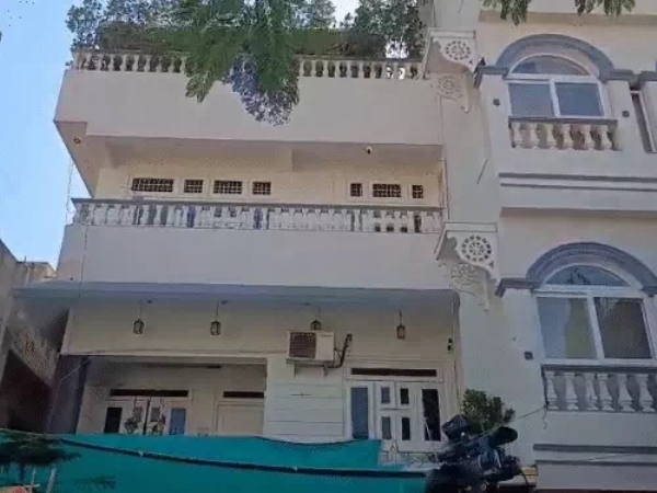 पूर्व मंत्री प्रताप सिंह खाचरियावास का जयपुर में सिविल लाइंस स्थित मकान।