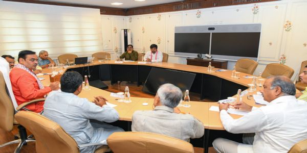 राज्यस्य जनानां सुरक्षा सर्वकारस्य प्रथमा प्राथमिकता अस्ति : मुख्यमन्त्री