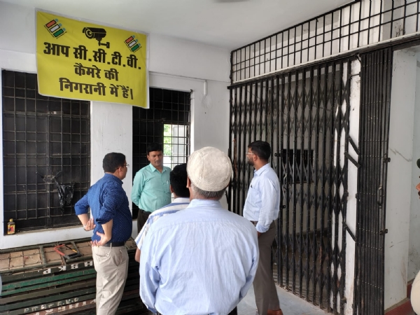 ईवीएम-वीवीपैट वेयरहाउस का जिलाधिकारी ने किया निरीक्षण