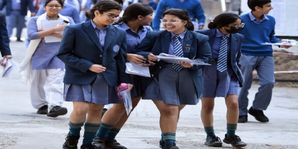 केंद्रीय माध्यमिक शिक्षा परिषदः परीक्षायां जिलायाः उत्कृष्ट प्रदर्शनम्