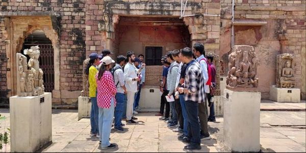 ग्वालियरम् - विश्व-संग्रहालय-दिवसस्य” अवसरः – “अतीतात् भविष्यं प्रति सेतु: अस्माकं संग्रहालयाः” इत्यस्मिन् विषये व्याख्यानमाला आयोजितम्