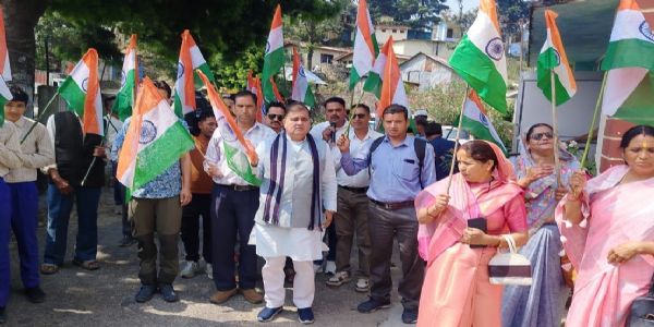 तिरंगा शौर्य सम्मान यात्रायां दृष्टः देश भक्तेः उत्साहः