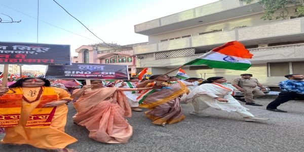 तिरंगायात्रा : भारत मातुः सेवां सुरक्षां च  प्रति अस्मद् दृढ़ संकल्पस्य प्रतीकः