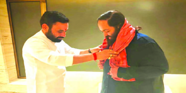 अनन्त-अम्बानी श्रीगंगासभायै पञ्चकोटिरुप्यकाणि दानम् अकरोत्