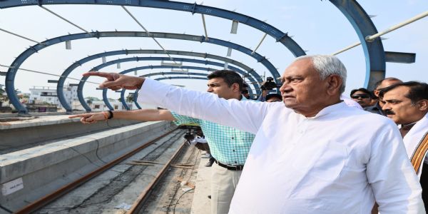 मुख्यमंत्री पटना मेट्रो रेल परियोजनायाः निर्माण कार्याणां प्रगति संज्ञाता