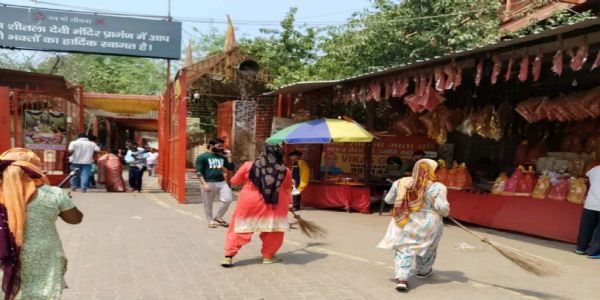 गुरुग्रामः : स्वच्छतापक्षस्य त्रयोदशतमे दिने - धरोहरस्थलानां स्वच्छता