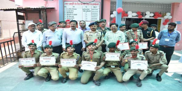 विश्व रक्तदान दिवस: प्रशासनिक अधिकारिणाम् उपस्थितौ 50 तः अधिकैः जनैः कृतं रक्तदानम्