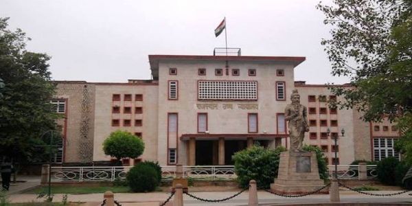 अवचेतावस्थायां कर्मचारी सेवानिवृत्तिं यावत् नियमित वेतनस्य अधिकारी