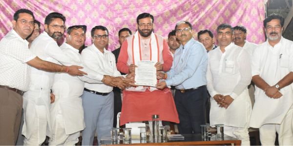 हरियाणा-सर्वकारः कुक्कुट-उद्योगस्य नियमेषु परिवर्तनं करिष्यति : नायबसैनी