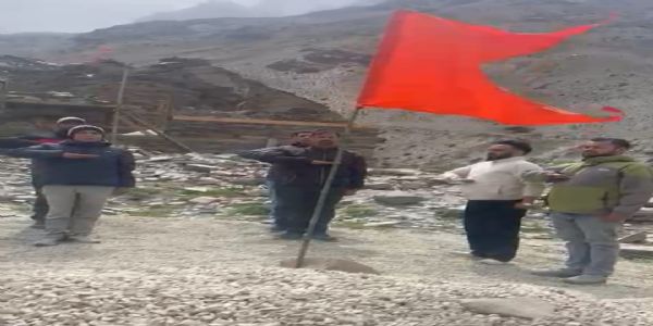 भारत-चीन-सीमायाः समीपस्थे उत्तरकाशी-नगरस्य जादुङ्ग-ग्रामे आरएसएस-संस्थया शाखा आयोजिता