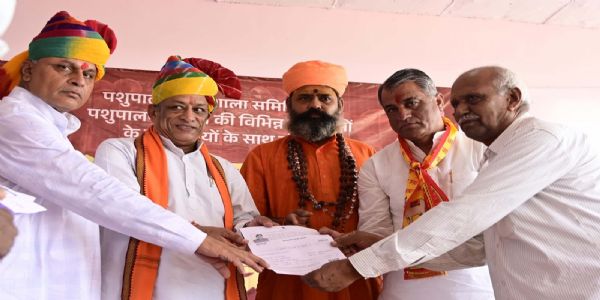 गोआश्रयस्थानानि स्वावलम्बनानि सर्वकारः करिष्यति : पशुपालनमन्त्री