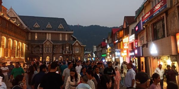 हिमाचले पर्यटकानां बहुलता, शिमलायां मनाल्यां च 80 प्रतिशतं पथिकाश्रयाः आरक्षिताः