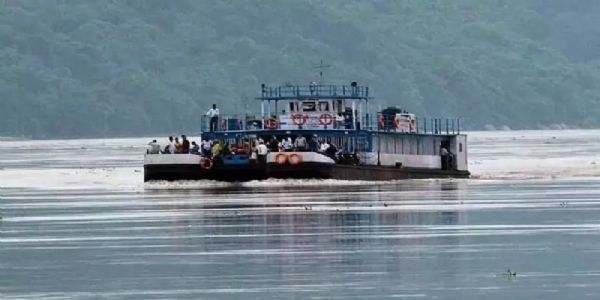 गुवाहाटी-उत्तर गुवाहाटी इत्यनयोः मध्ये ब्रह्मपुत्र नद्यां पुनः फेरीति सेवा आरब्धा
