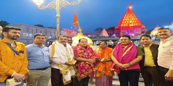 चत्वारः विधानसभा-अध्यक्षाः श्रीमहाकालेश्वरस्य दर्शनं कृतवन्तः