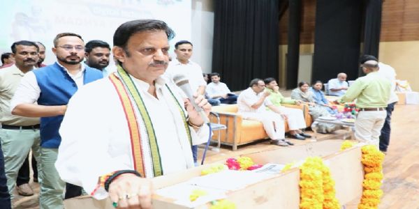 शासनस्य योजनानां लाभं प्रदातुं कॉमन् सर्विस् केन्द्राणां महत्वपूर्णं योगदानम् अस्ति - शुक्लः