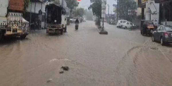 अजमेर तीर्थनगर-पुष्करेषु च प्रचण्डवृष्टिः भवति