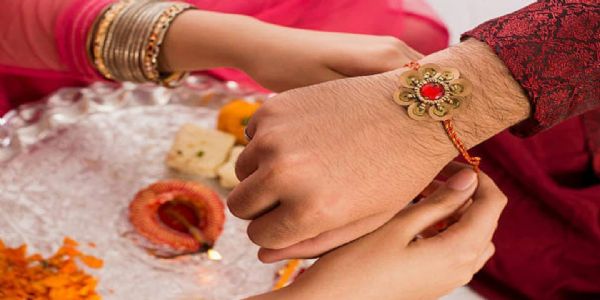 श्रवणनक्षत्रम् तथा सर्वार्थसिद्धियोगः, रक्षाबंधनम् 9 आगस्तदिनांके आदिनं रक्षाबंधनं भविष्यति