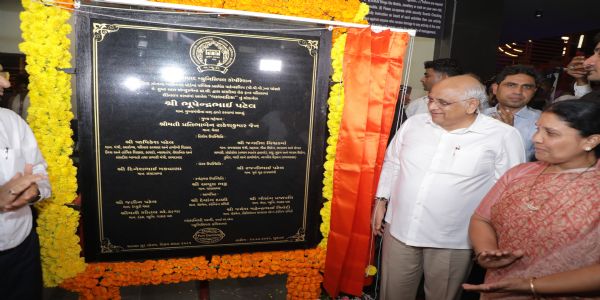 मुख्यमन्त्री अहमदाबाद-नगरे पुनर्विकसितस्य बालवाटिका इत्यस्य उद्घाटनम् अकरोत्