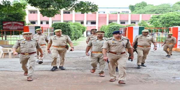 वाराणस्यां दृढ सुरक्षायाः समीक्षा अधिकारी,सहायक समीक्षा अधिकारी इत्यनयोः परीक्षा