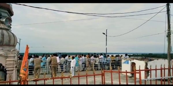 आस्था, इतिहासस्य च भव्यत्वस्य प्रतीकः अस्ति भारेश्वरमहादेवमन्दिरः; भीमेनेति कृतं शिवलिङ्गस्य प्रतिष्ठापनम्