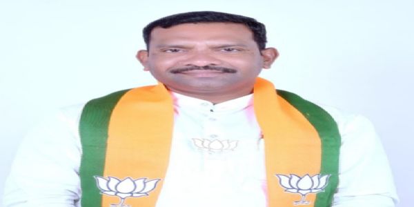 नवोदय विद्यालयस्य प्रतिभाशालीक्रीडकेभ्यः क्रीडाकोषाय लभ्येत समानावसर: - सांसदः सवरा