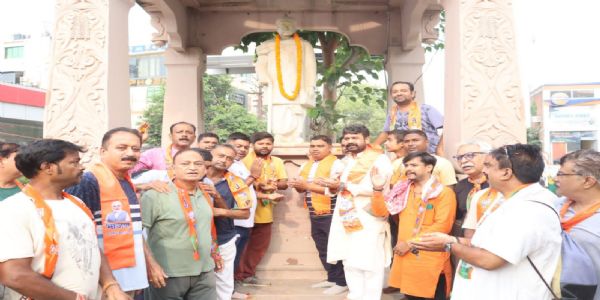 प्रधानमंत्री मोदी का काशी दौरा: गुलाब की पंखुड़ियों से सजेगा स्वागत पथ, होगी पंखुड़ियों की वर्षा