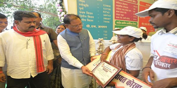 कोरबा : मुख्यमंत्री विष्णुदेव सायो विभागीयविपणीनाम् अवलोकनम् अकरोत्