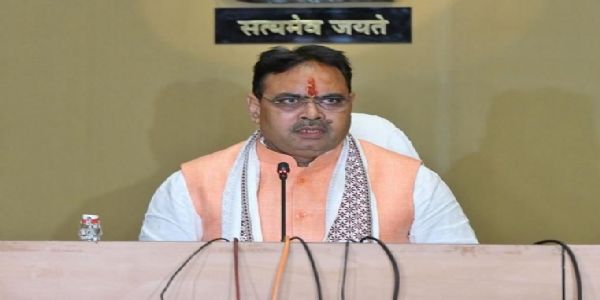 मुख्यमंत्री नेपाले निबद्ध राजस्थानिभिः जनैस्सह भारतीय दूतावासेन सह संपर्कं कर्तुम् आहूतवान्