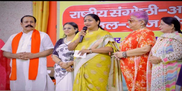 युवा शक्तिरेव परिवर्तनस्य वास्तविकी धुरी : रेखा गुप्ता