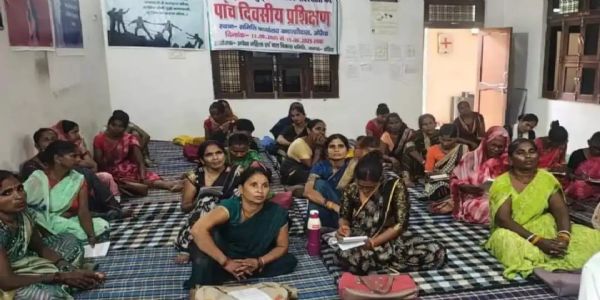 महिला-कृषकाः जैविक- कृषि-प्रशिक्षणं प्रदत्ताः