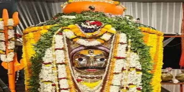 पौफेरी इत्यनन्तरं बाबा लाट भैरवो माता भैरव्या सह श्रद्धालुभ्योऽददाद् दर्शनम्