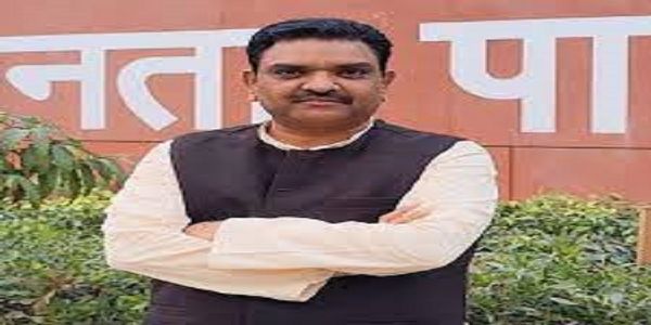 वञ्चितवर्गस्य छात्रेभ्यः छात्रवृत्तिः दास्यते, विदेशे च अध्ययनस्य स्वप्नं सम्पद्यिष्यते - असीम अरुणः