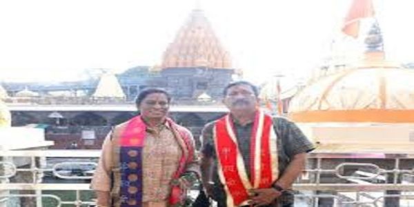भारतीय-ओलम्पिक-क्रीडक्रीडिका पी.टी. उषा महाकालस्य दर्शनं कृतवती, गर्भगृहस्य देहल्यां पूजनार्चनं च अकरोत्