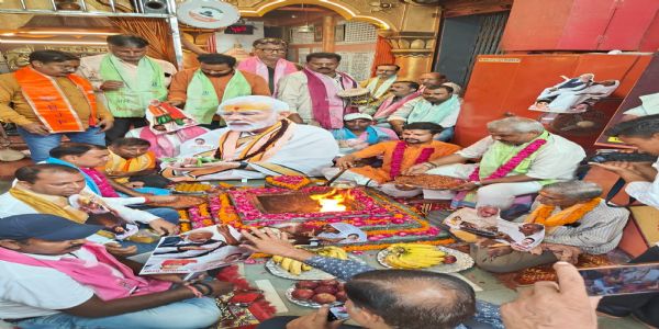 प्रधानमंत्रिणो मोदिनः 75तमस्य जन्मदिवसस्य पूर्व संध्यायां काश्यां विशेषतया धार्मिकानुष्ठानम्