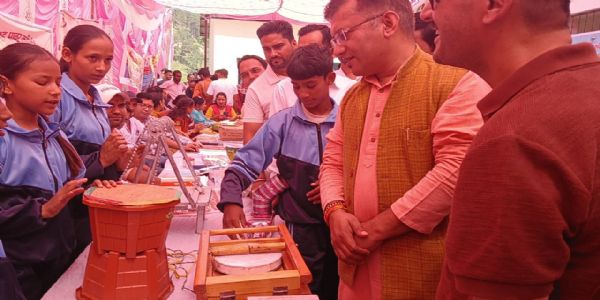प्रधानमंत्रिणो मोदिनो जन्मदिने तालुकामुख्यालये पुरोलायाम् आयोजितं बहूद्देशीयं शिविरम्
