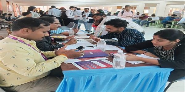 रीवाः संभागीय आईटीआई इत्यत्रापि रोजगारमेलापकस्य आयोजनम्