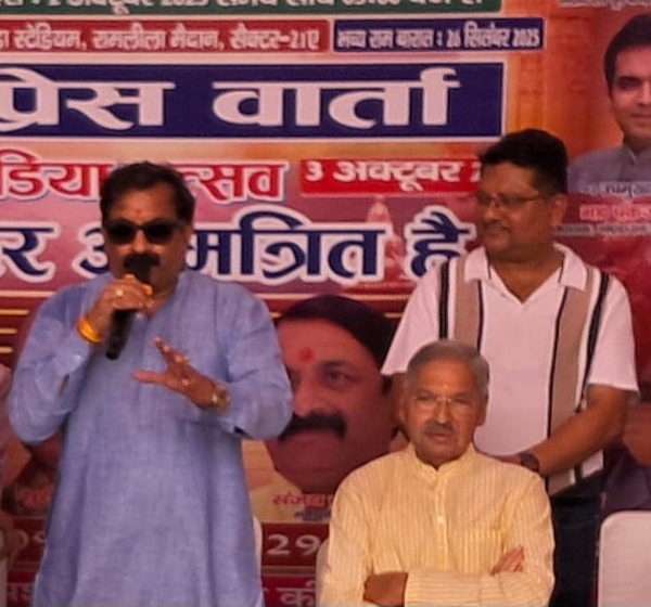 80 फीट के रावण का नोएडा में होगा दहन, निकाली जाएगी आर्कषण झाकियां