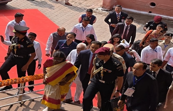 पितरों के तर्पण के लिए बिहार के गया जी पहुंची राष्ट्रपति द्रोपदी मूर्मू