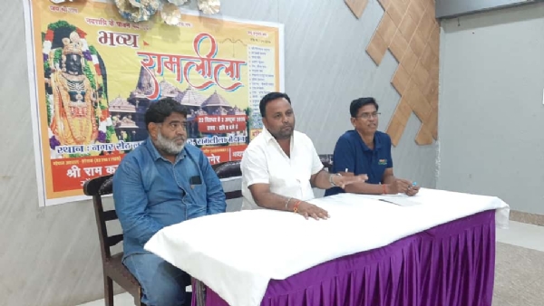 डेढ़ महीने तक कड़ी रिहर्सल के बाद बीकानेर में भव्य रामलीला मंचन में 45 कलाकार व 20 सहयोगी साथ रहेंगे