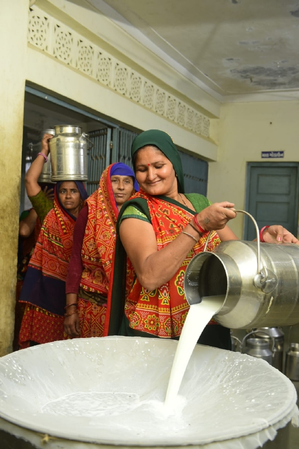 पशुपालन क्षेत्र में नारीशक्ति