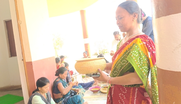 Tharu mahilaye
