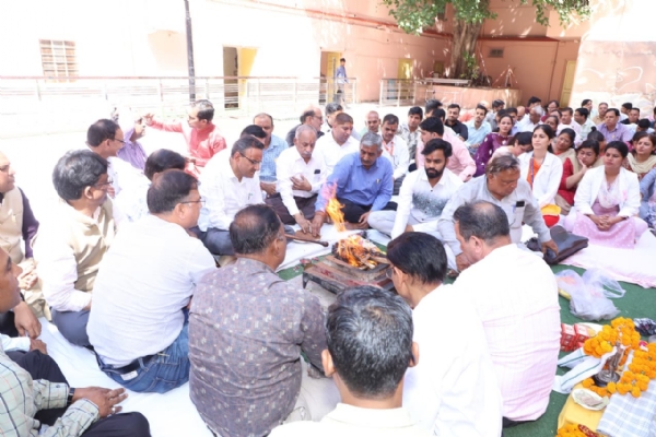आयुर्वेद दिवस:भगवान धन्वंतरि की पूजा—अर्चना कर किया हवन