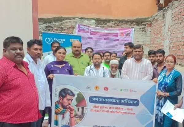 आदिविशेश्वर वार्ड में टीवी शिविर में जुटे लोग