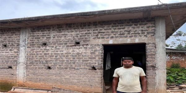 प्रधानमंत्री आवास योजनायां लब्धं गृहम्