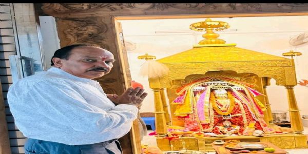 चंबायां रामलीला मंचे दशरथस्य अभिनयं निवहतः कलाकारस्य निधनम्