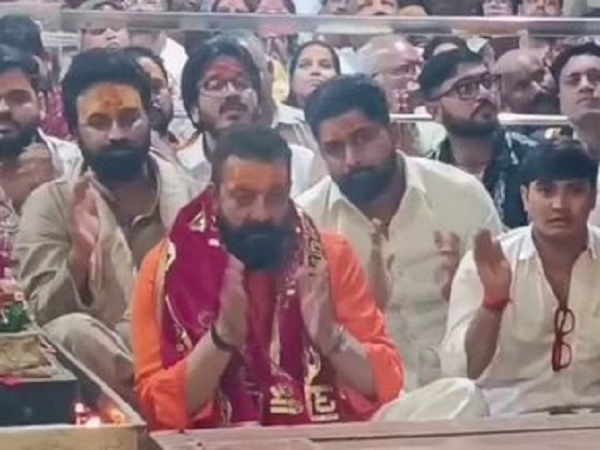बाबा महाकाल की भस्म आरती में शामिल हुए संजय दत्त