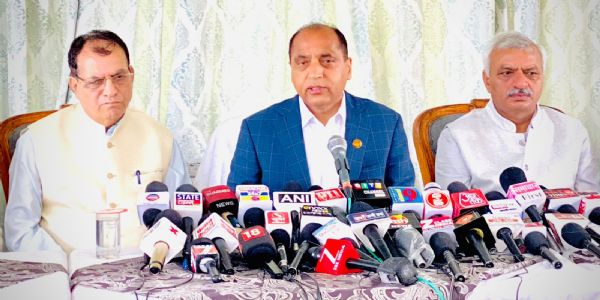 पं. दीनदयाल उपाध्यायस्य जयंत्यां पूर्व मुख्यमंत्री जयराम ठाकुरोऽर्पितमकरोत् श्रद्धांजलिम्