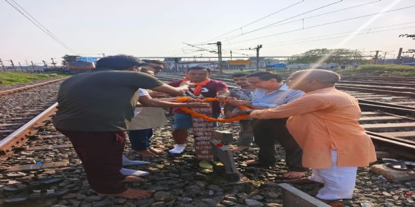 वाराणस्यां पं. दीनदयाल उपाध्यायस्य 109तमा जयंती समाचरिता,संगोष्ठ्याः कारमेन स्मृतम्
